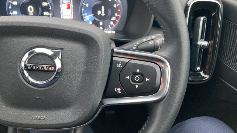 Volvo Xc40 2.0 B4P Inscription Pro 5dr Auto Petrol Estate